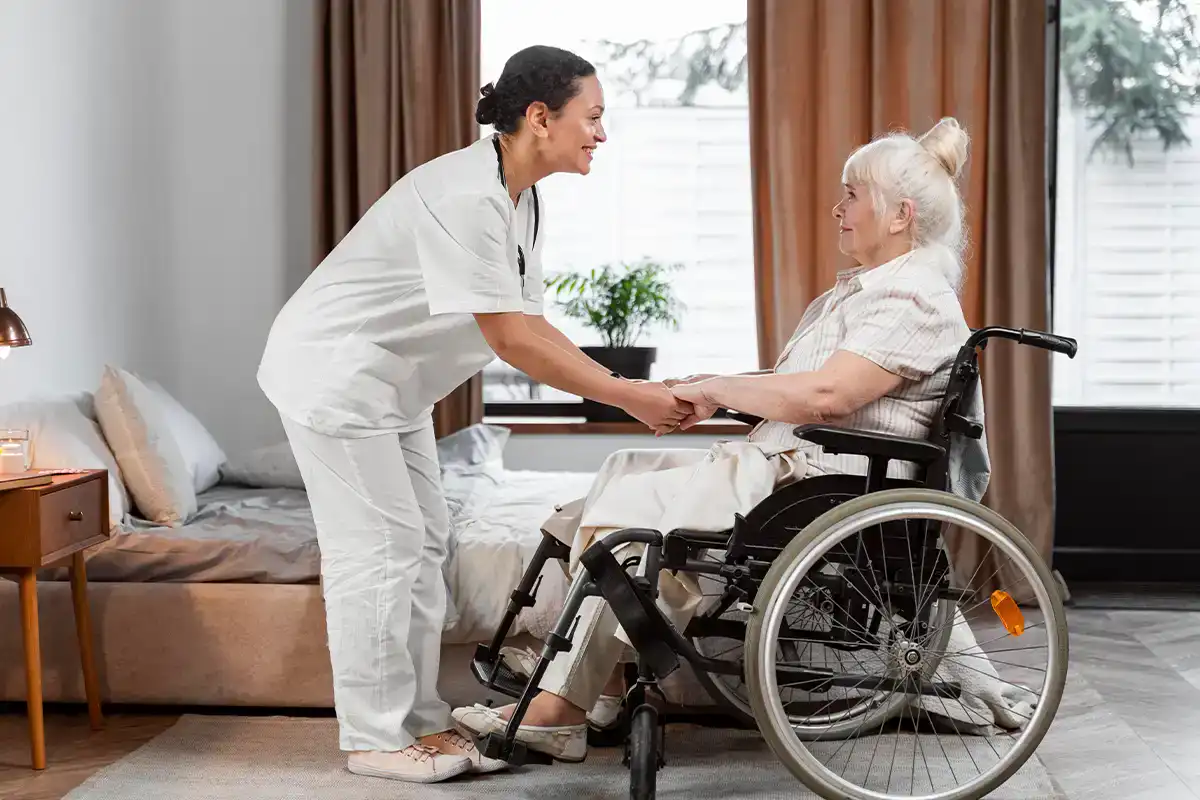 enfermeira cuidado de paciente em casa de repouso zona oeste